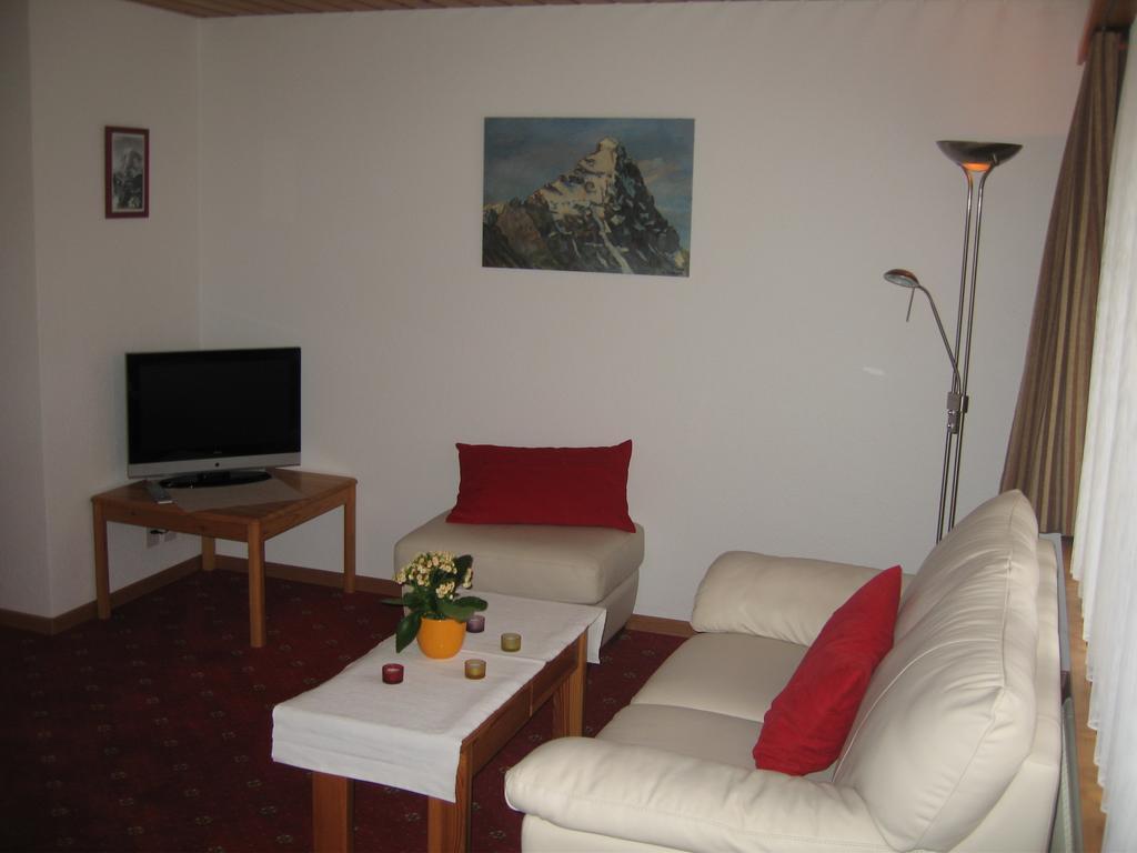 Ferienwohnungen Chalet Hohturnen Grindelwald Habitación foto
